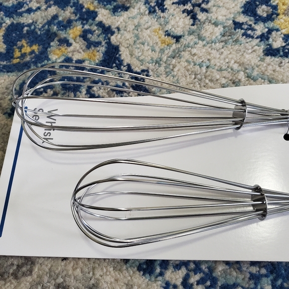 Simply Essential Set of 2 Stainless Steel Whisks - Large & Medium Size - Picture 4 of 7